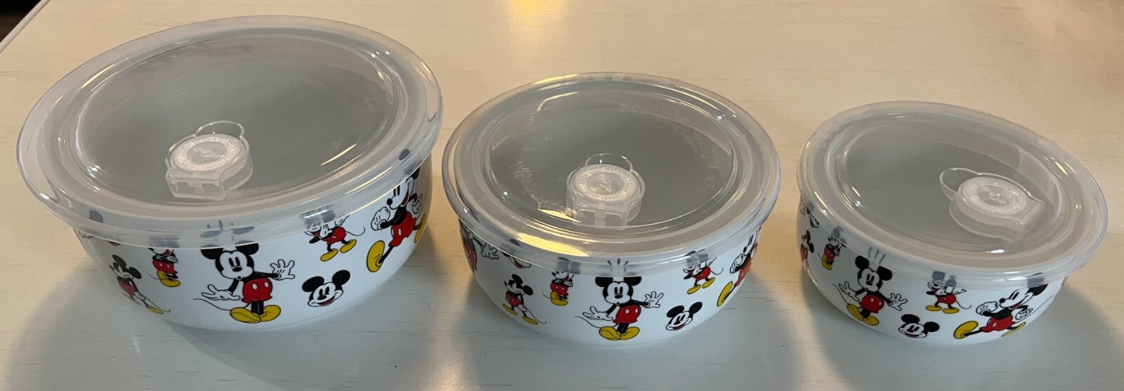 SET OF 3 NEW NEVER USED Disney Mickey Ceramic Nesting Bowls + Pressure Lids 