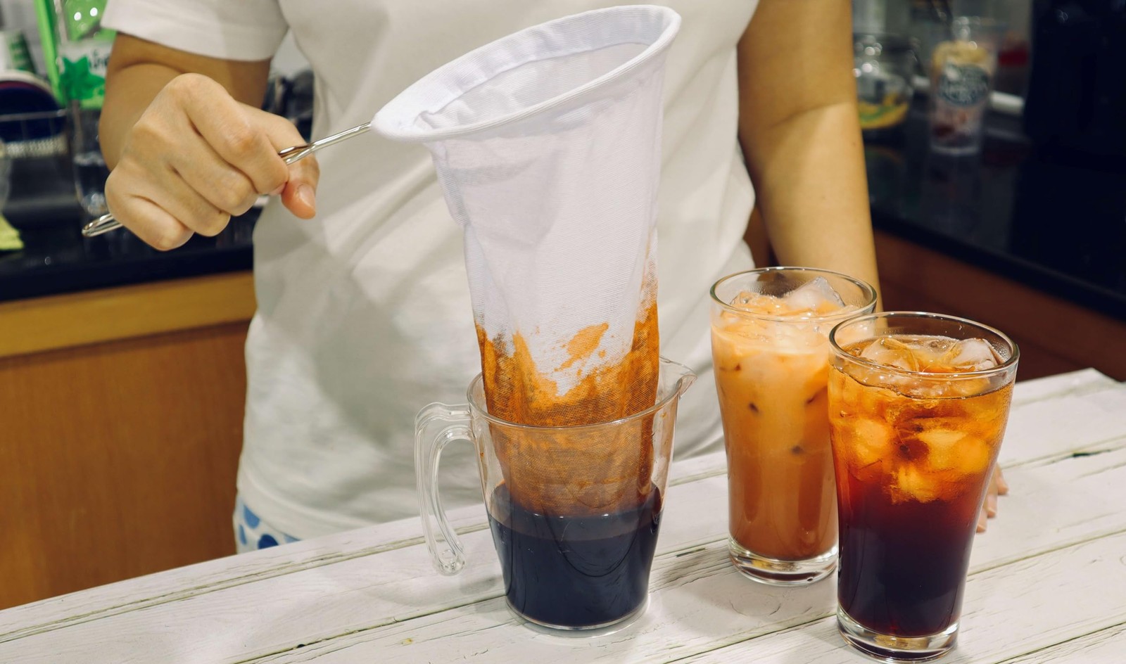 The Thika Thai Tea Filter (Large 5.3 Inc.) Large 5.3″x9.5″x10.8″, White