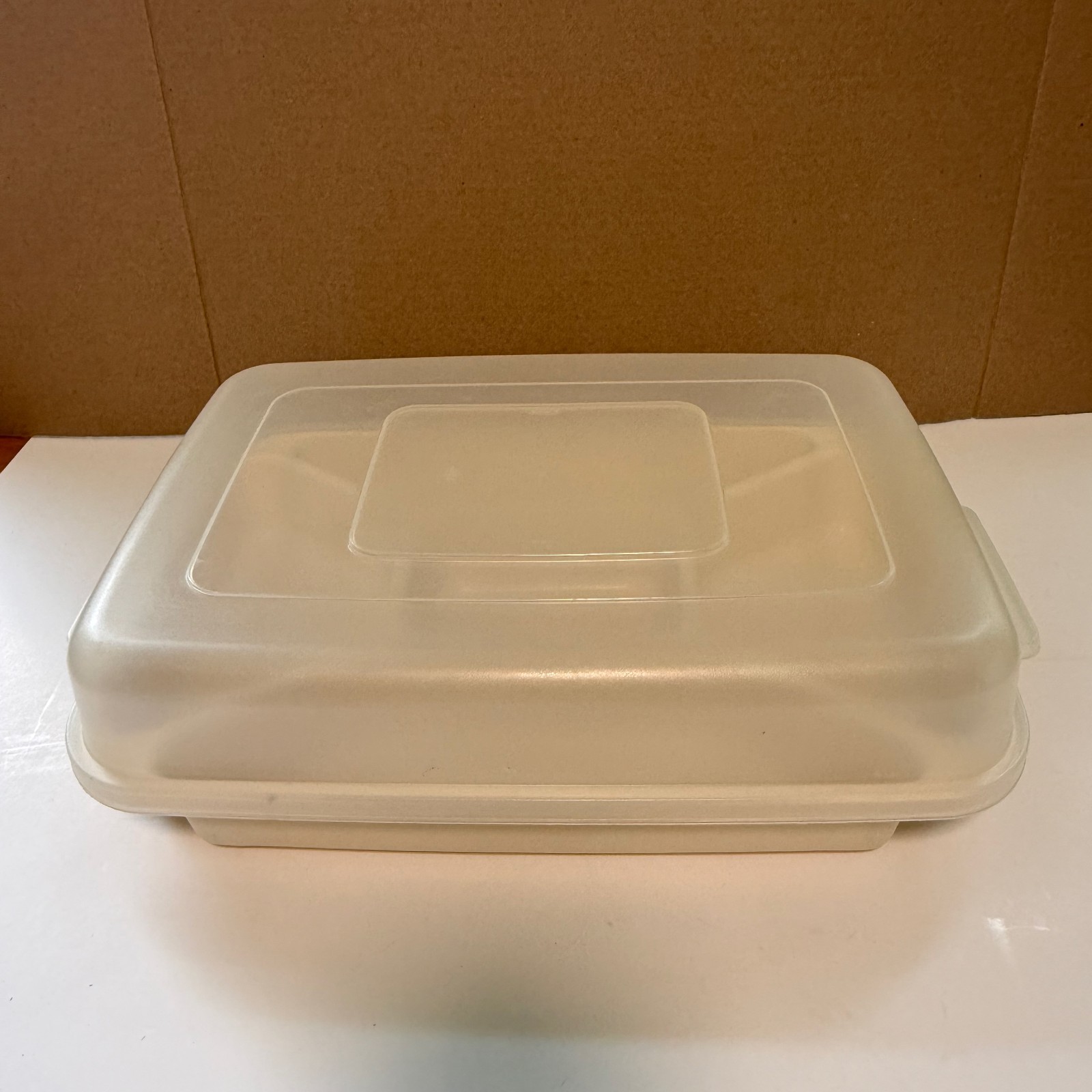 Rubbermaid Servin Saver Storage 5 Compartment Container Clear Lid 13×9 Almond