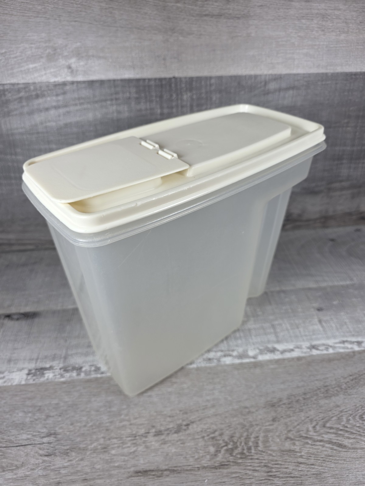 Vtg Rubbermaid Servin Saver 21 C/ 1.3 Gal / 5.0L Dry Food Storage Container b30