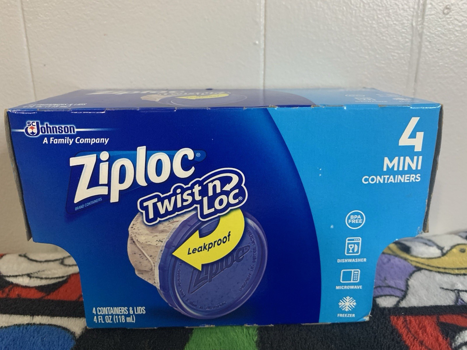 NEW Ziploc Twist n Loc Lock 4 Pack Mini Round Plastic Containers & Lids 4oz