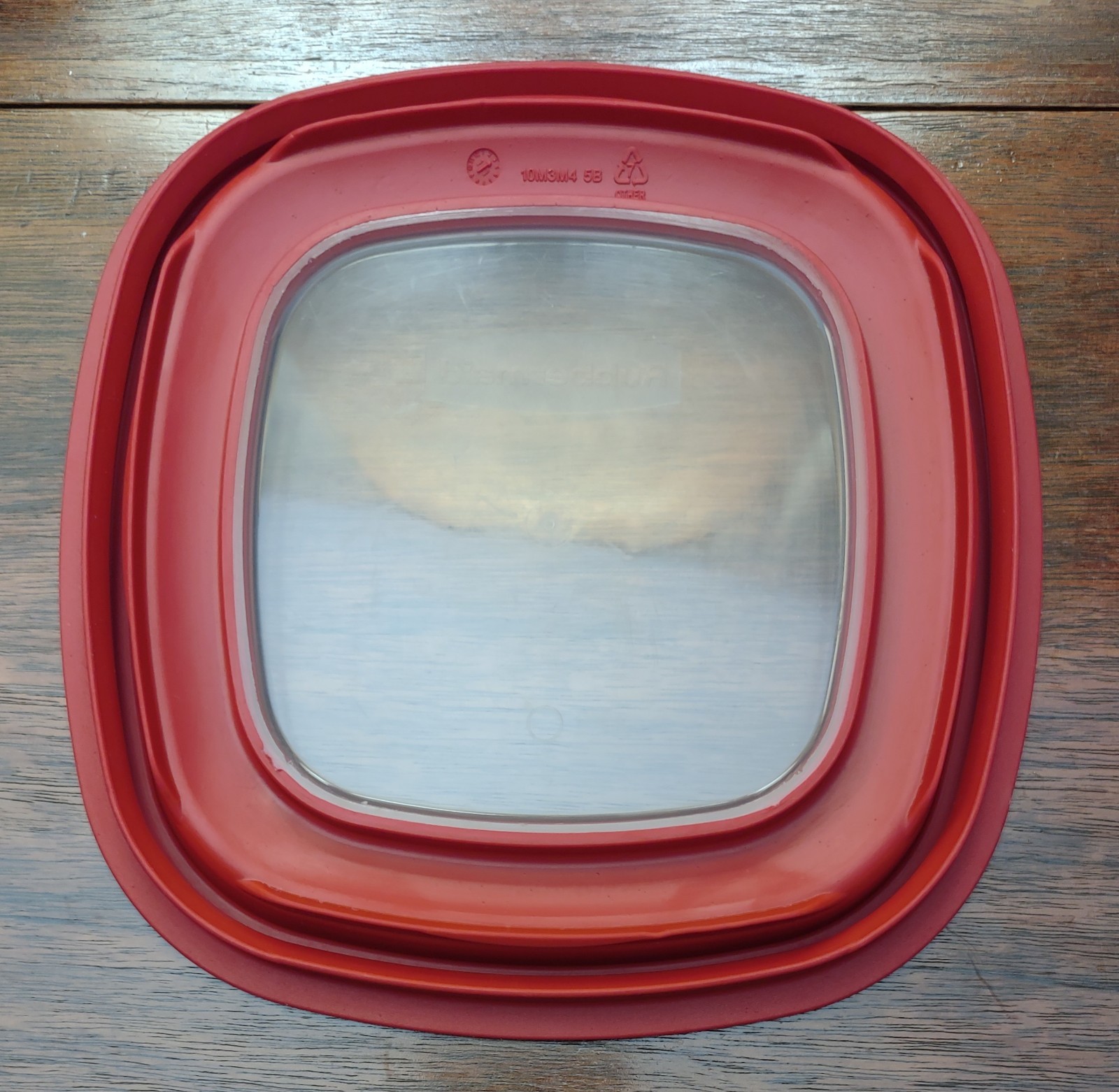 Lot Of 6 Rubbermaid Premier Square Snap Lid Replacement 7″ Red 10M3M4 LIDS ONLY