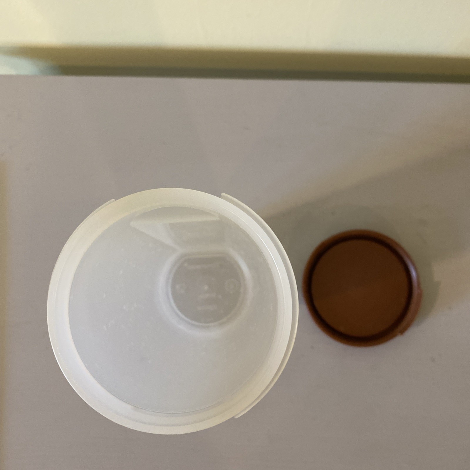 Tupperware Tall Frosted Cylinder Container 1643-12 30 fl oz Brown Lid 1607-13