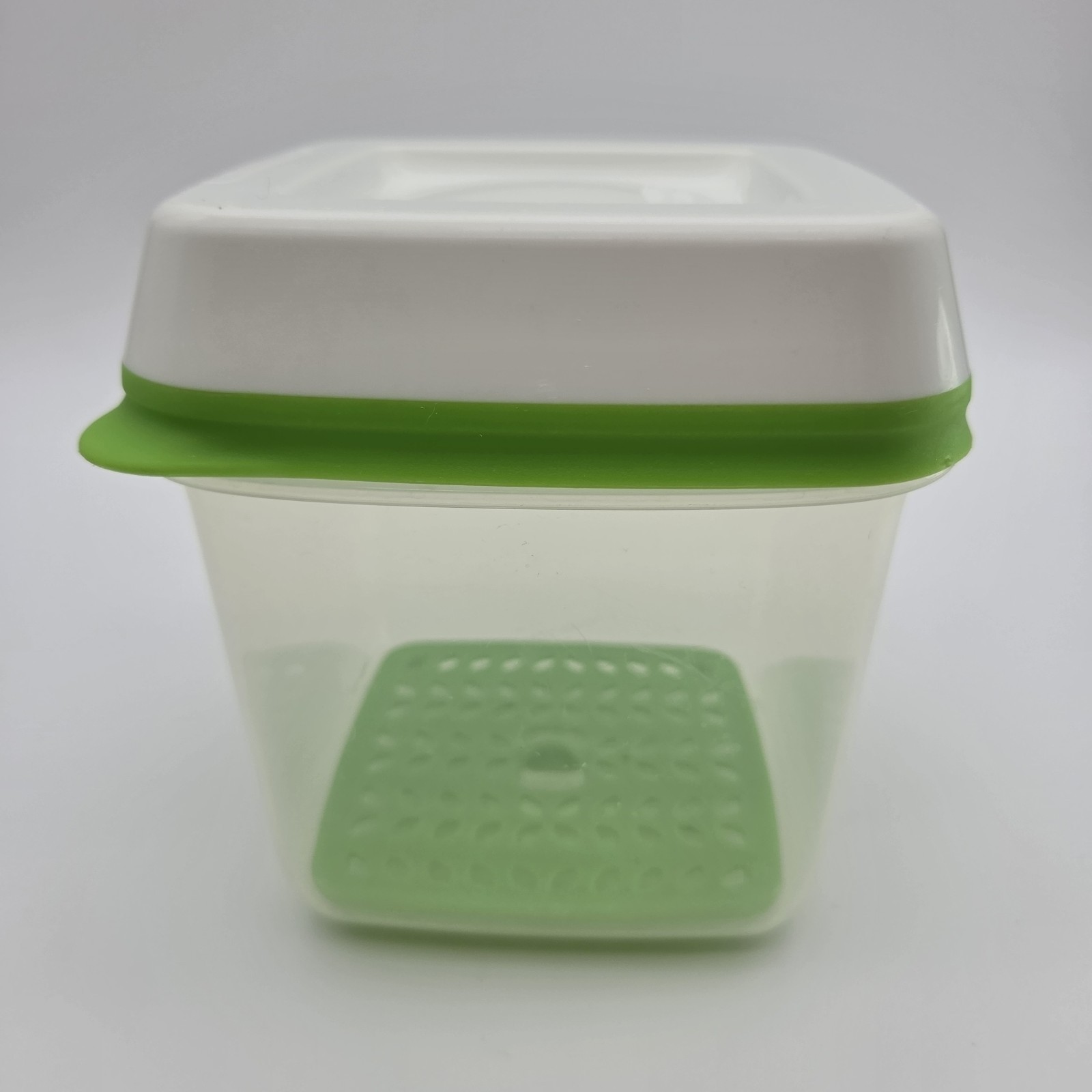 Rubbermaid FreshWorks Containers Produce Saver Vented Lids 6.3 Cups Set Of 2