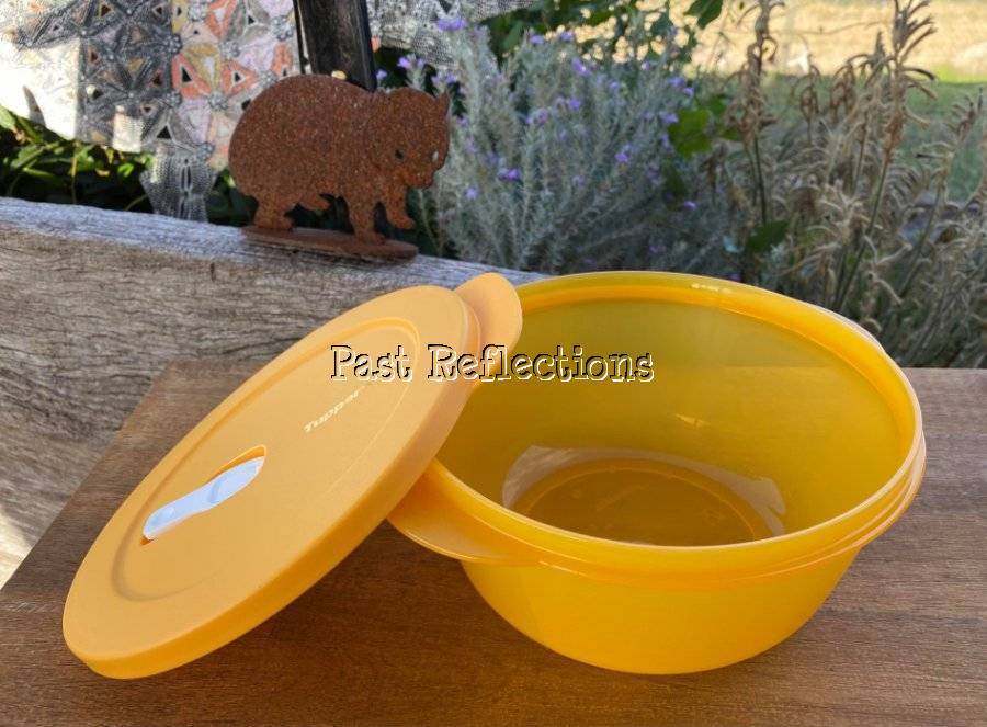 TUPPERWARE CRYSTALWAVE 1.5L ROUND VENT SERVE MICROWAVE BOWL ORANGE