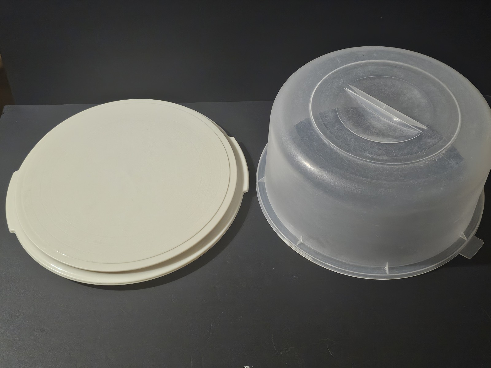 Vintage Rubbermaid Servin’ Saver Cake Keeper 12″ Rare Flat-Handle Dome Lid