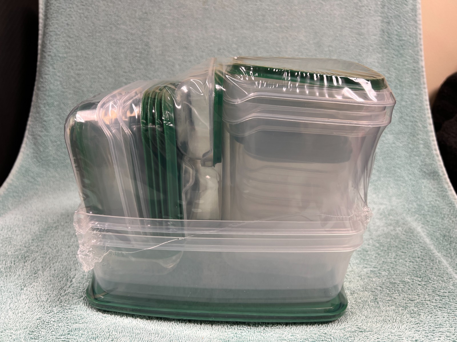 17 Piece Plastic Food Container Set (Transparent) NEW