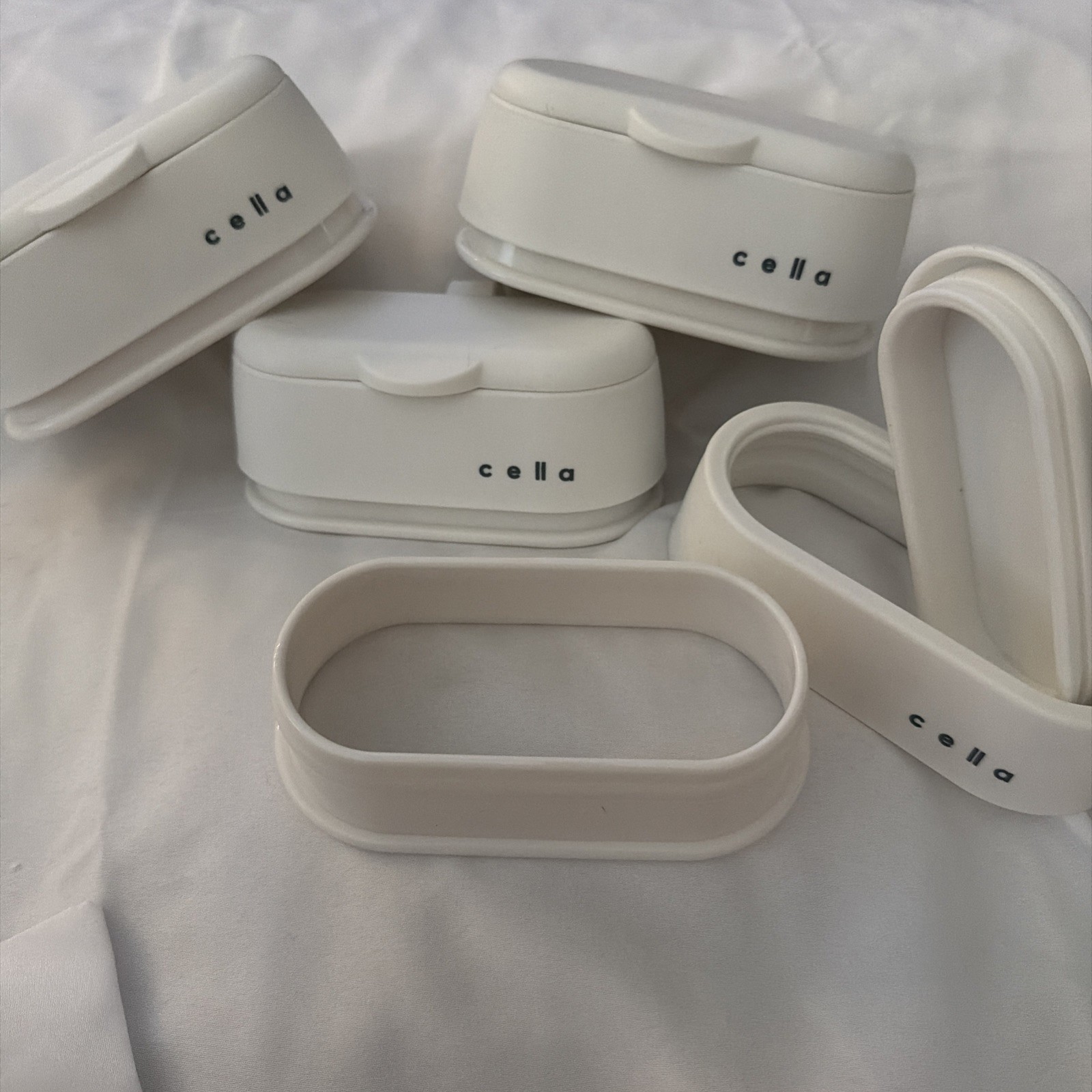 NEW Cella Set of 2 Pour & Store Bag Sealing Lids WHITE