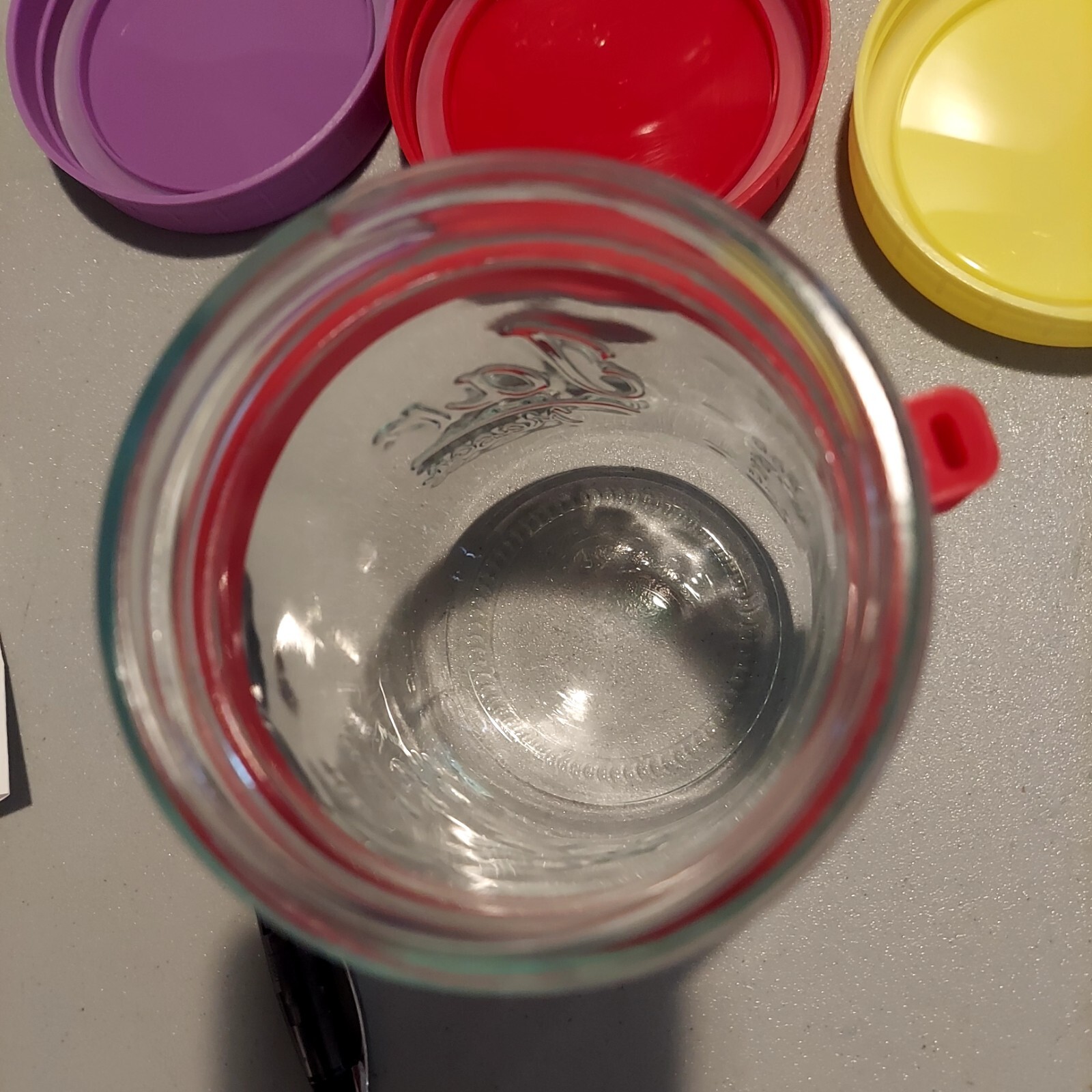 Mason Storage Jars Set of 3 – Screw On Color Lids, Silicone Band for Spoon/ Tag