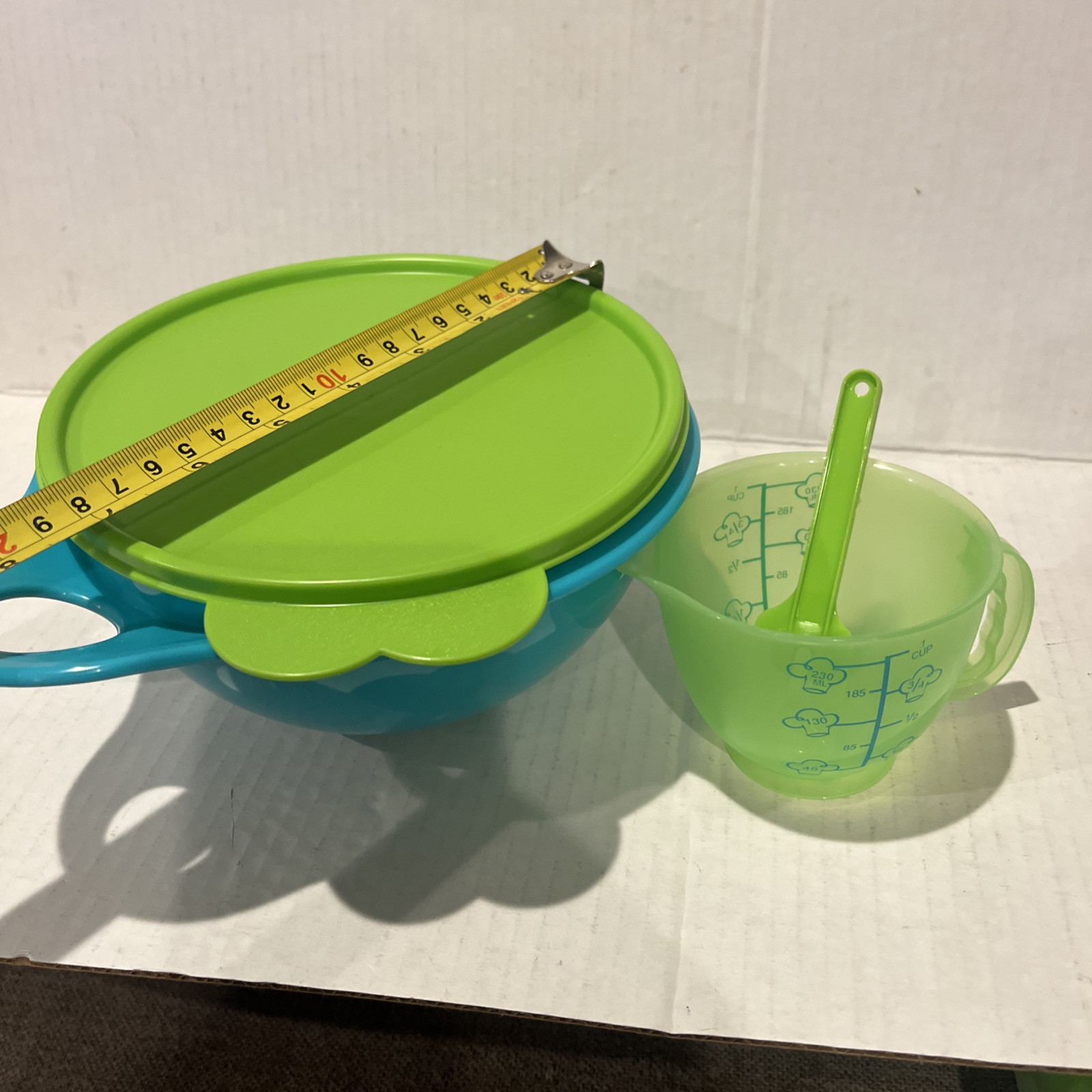 Tupperware Popcorn Maker Thatsa Mixing Bowl w/Lid Measuring 6 Cup Green Blue New