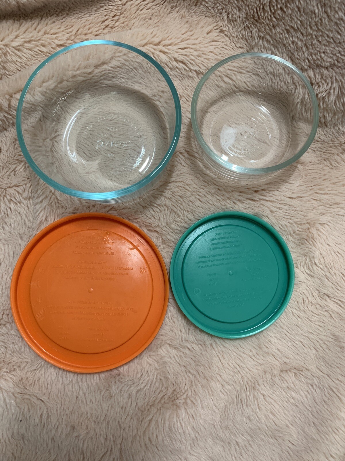 Two Pyrex Storage 7202A And 7200 With Lids