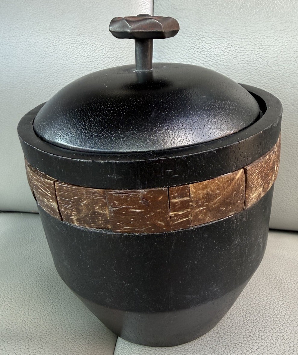 VTG 1960 decorative Wooden Container Distinctive Wz Coconut Shell Mozaic Band
