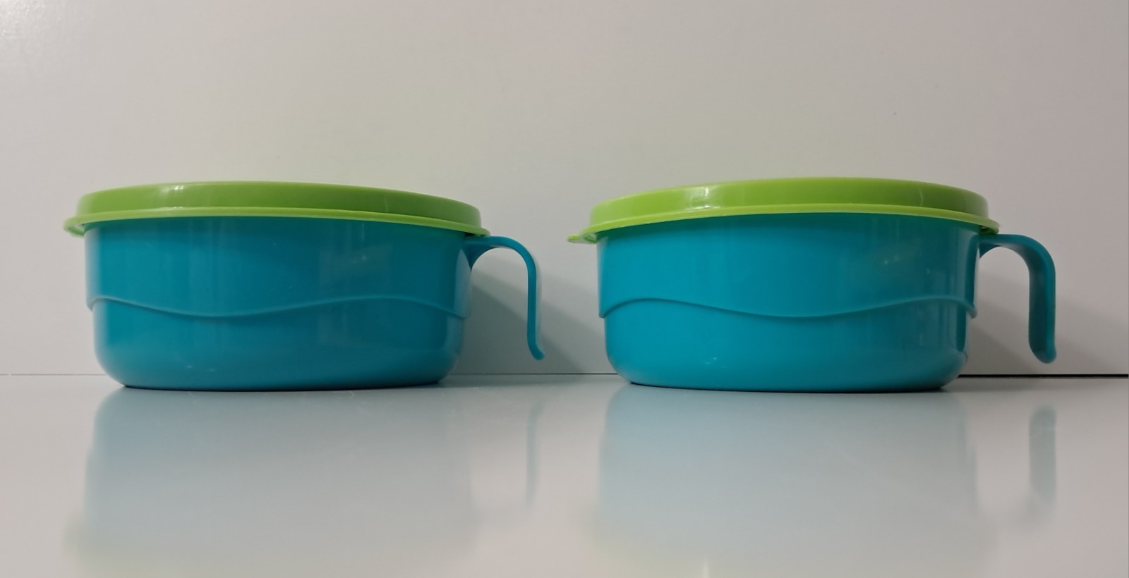 Tupperware Toddlers Bowl Set 2/8 Oz Each Teal Blue Lime Lids Handles 2251A A10