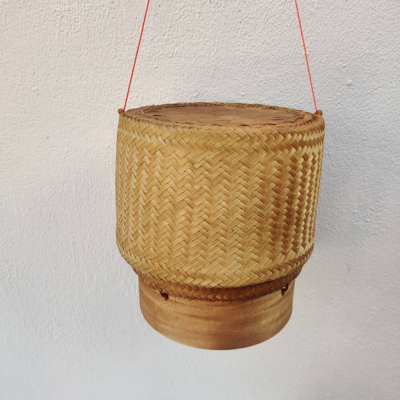 Sticky rice basket made from bamboo Comes with a cloth to put the sticky rice in