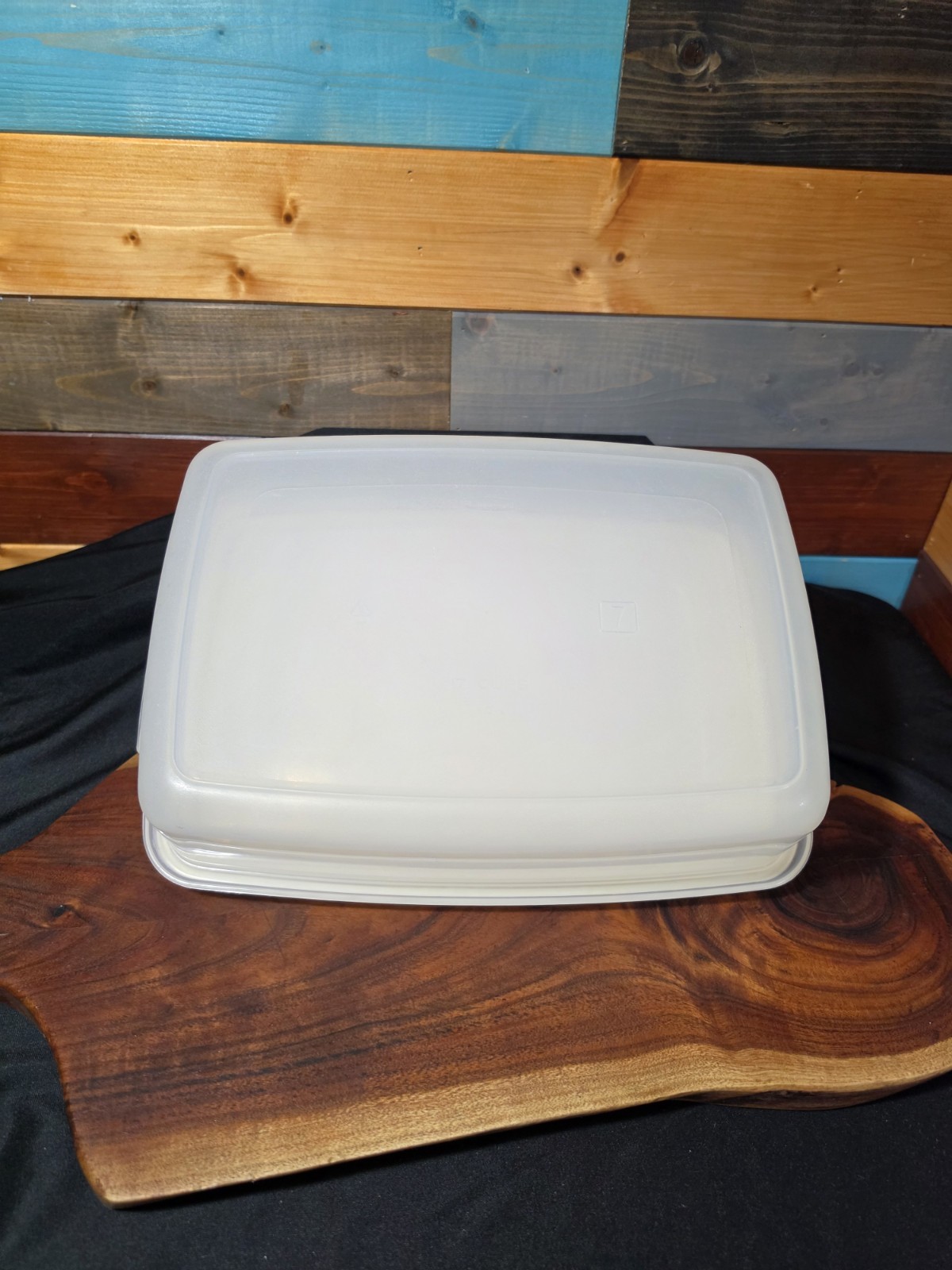 Vintage Rubbermaid Servin Saver #7 Rectangle 17 Cup Container Sheer w/Almond Lid