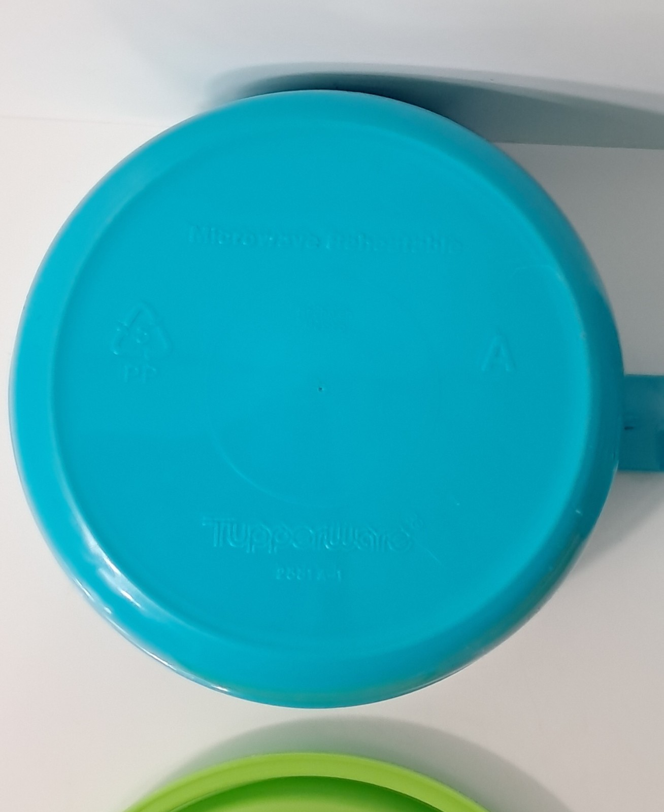 Tupperware Toddlers Bowl Set 2/8 Oz Each Teal Blue Lime Lids Handles 2251A A10