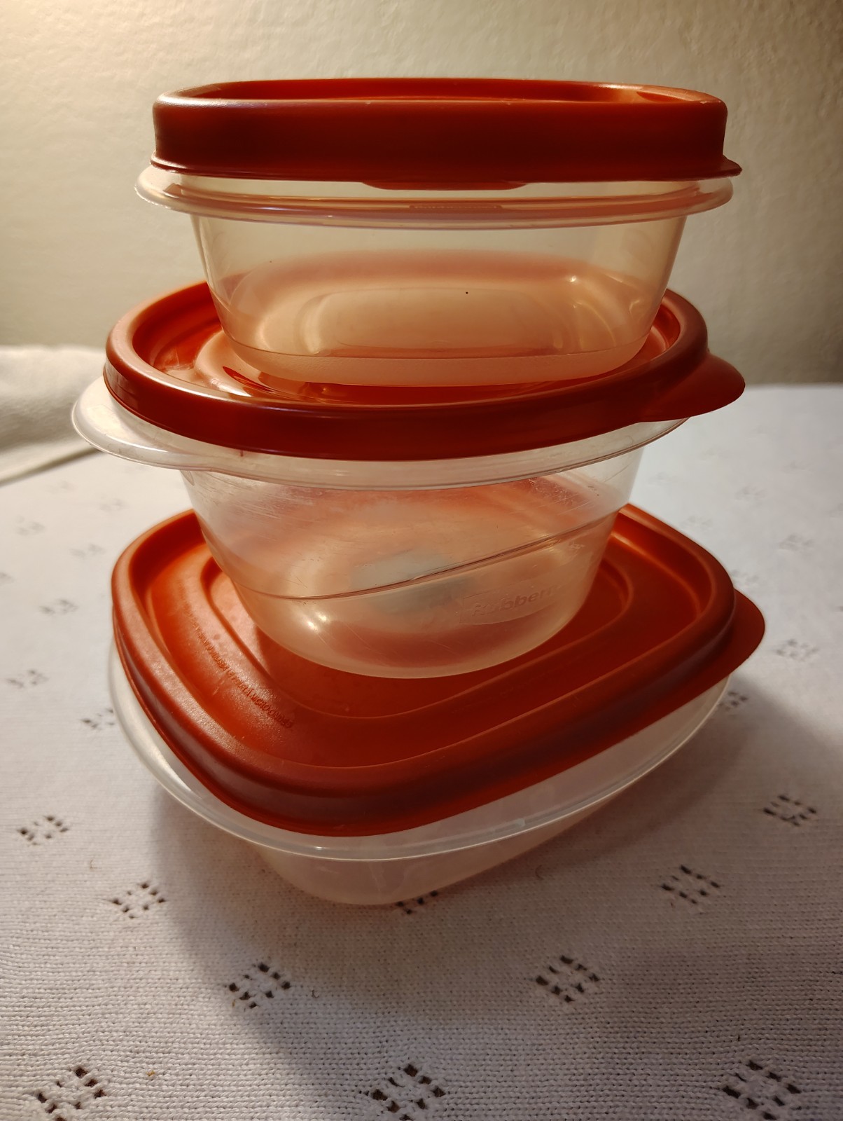 Lot of 3 Rubbermaid Dark Red Storage Containers & Lids 3 cup 3.2 cup 1.25 cup
