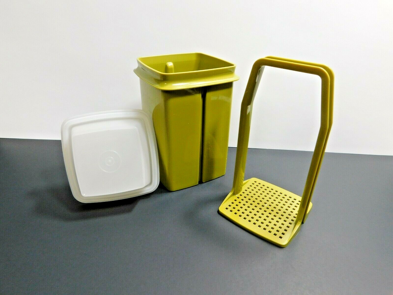 Vintage Tupperware Pick-A-Deli Pickle Container Green 1330-1 Olive Storage Lid