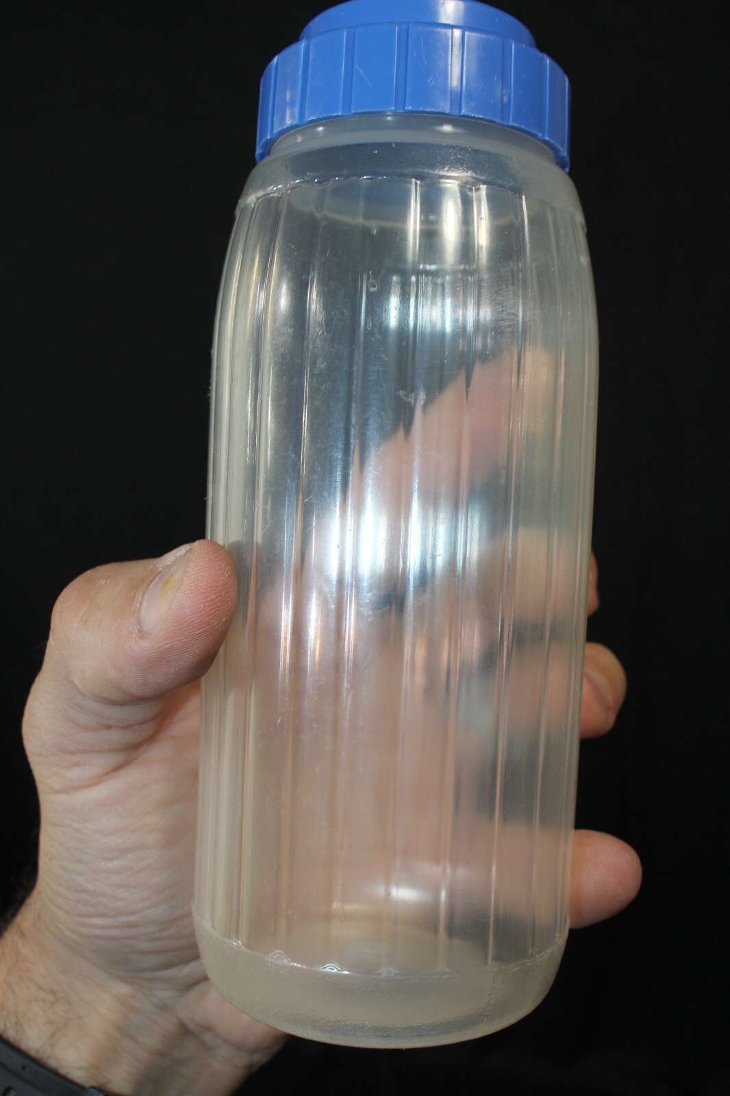 Vintage Rubbermaid 1 qt 32 oz Drink Beverage Bottle Sip Straw Lid #316 bite mark