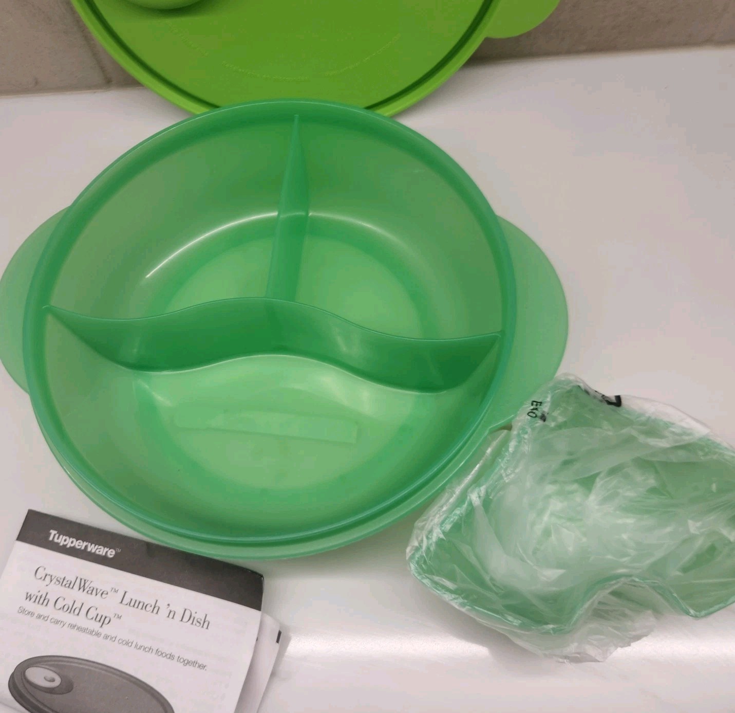 Tupperware CrystalWave Lunch N Dish with cold Cup Green New
