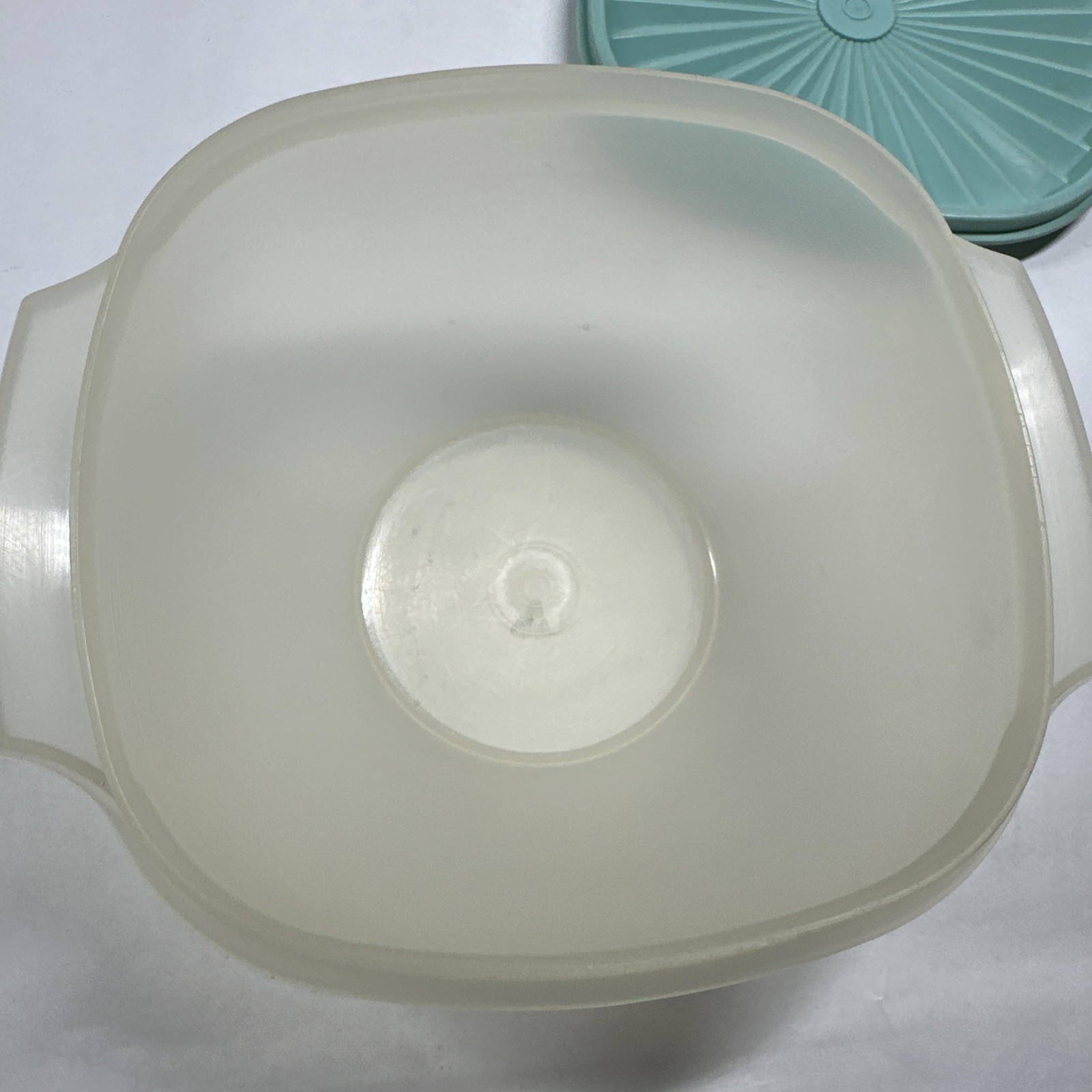 Vintage Tupperware Servalier Bowl 5.25 Cup Clear Bowl #838-16 Light Teal Lid