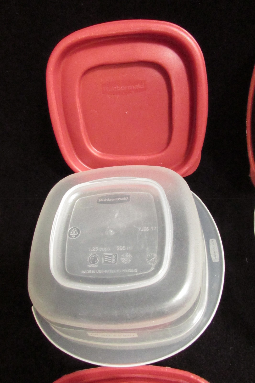 Lot Of 4 RUBBERMAID Easy Find 1.25 Cup CONTAINERS 7J56 7H74 with Red LIDS 7J58