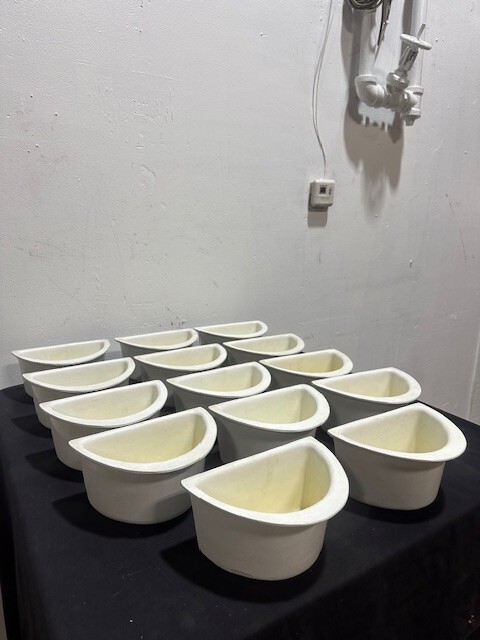 **LOT OF 14** “BON CHEF 5102” WHITE POLY CANE COATED HALT-MOON FOOD CONTAINERS