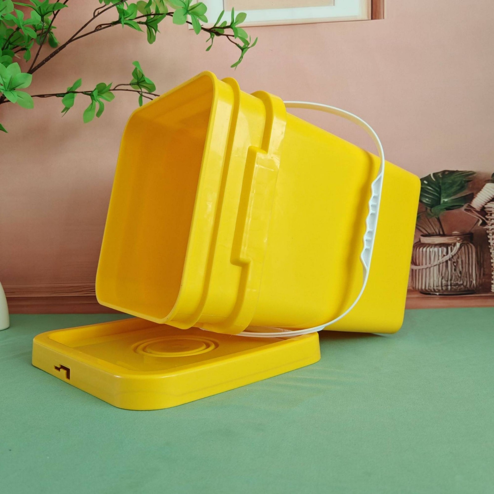 16L Square Pail Thickened Square Plastic Pail Balanced-Carry Grip Handle
