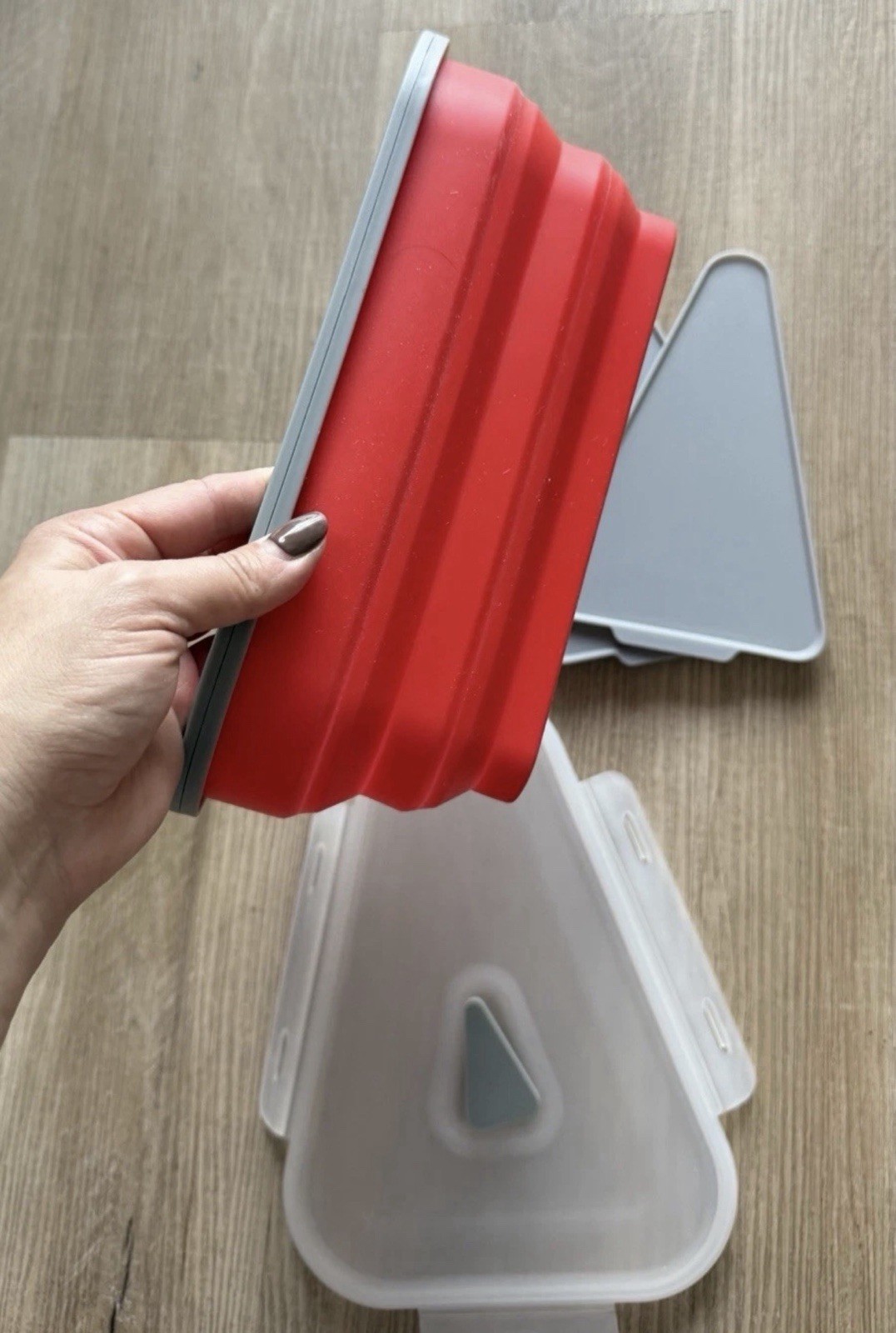Triangular Expandable Food Storage Container Set, 4pcs, Red Gray White, Snap Lid