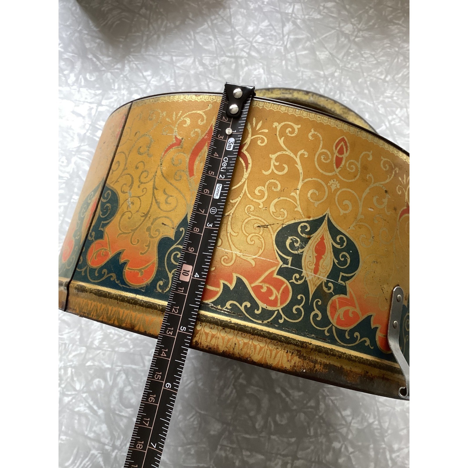 Vintage Perfection Metal Cake Carrier Round Gold Paisley Litho Tin Retro Kitchen