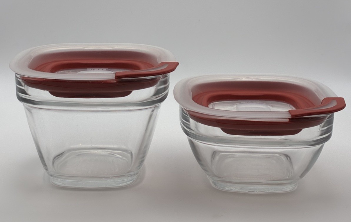 TWO Rubbermaid Glass Food Storage Container with Lid 7N61 1.5 Cup & 7N68 1 Cup