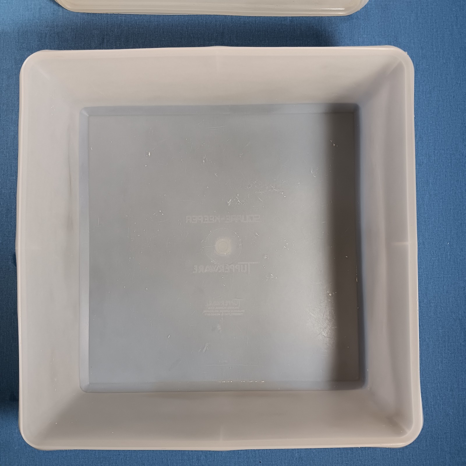 Tupperware Vintage Square-Keeper Food Storage Container w/ Lid 11.5 in Square