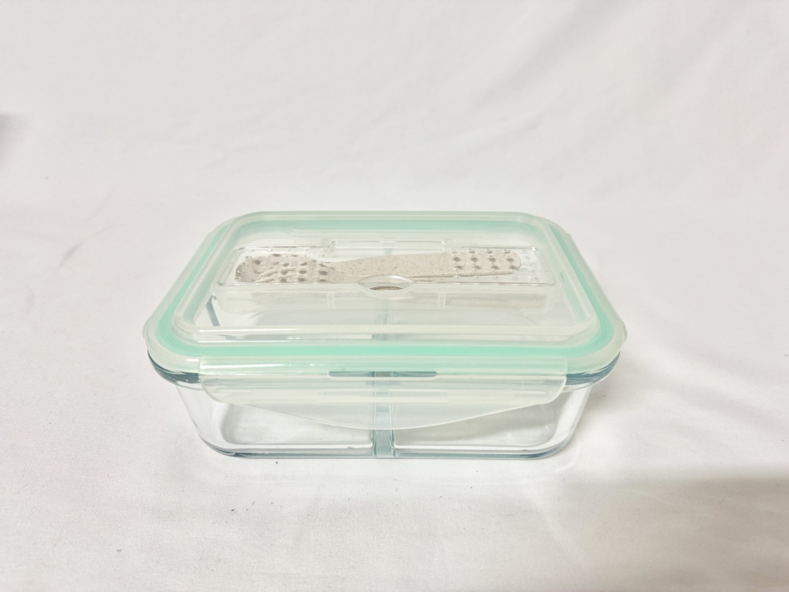 Lexi Home 3-Compartment 35 oz. Glass Meal Prep Container with Utensils