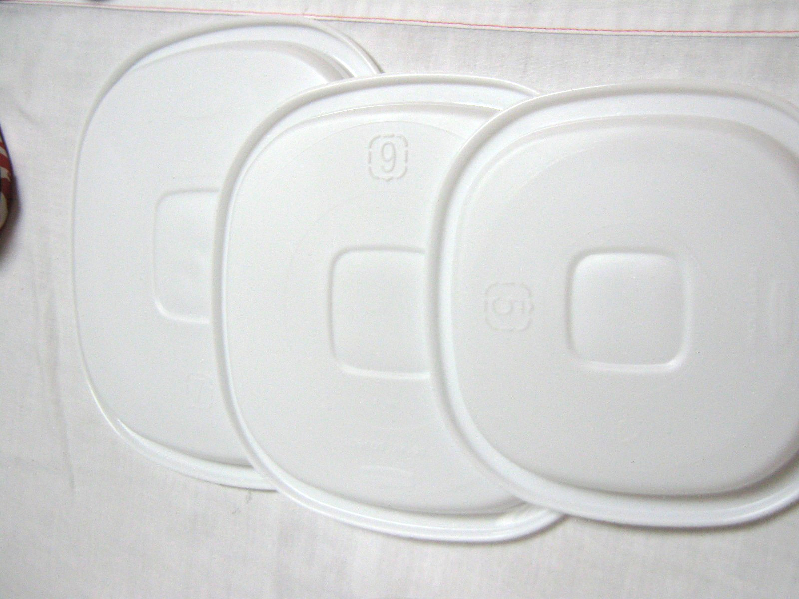 RUBBERMAID SERVIN SAVER 3 PC CANISTER SET W/ WHITE LIDS 21 CUP 3 QT 6 CUP