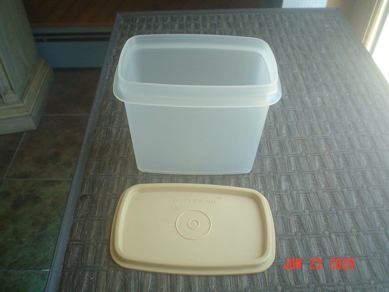 VINTAGE TUPPERWARE 5x4x3 IN. CONTAINER WITH LID – 1243 & 1244 – GREAT SHAPE