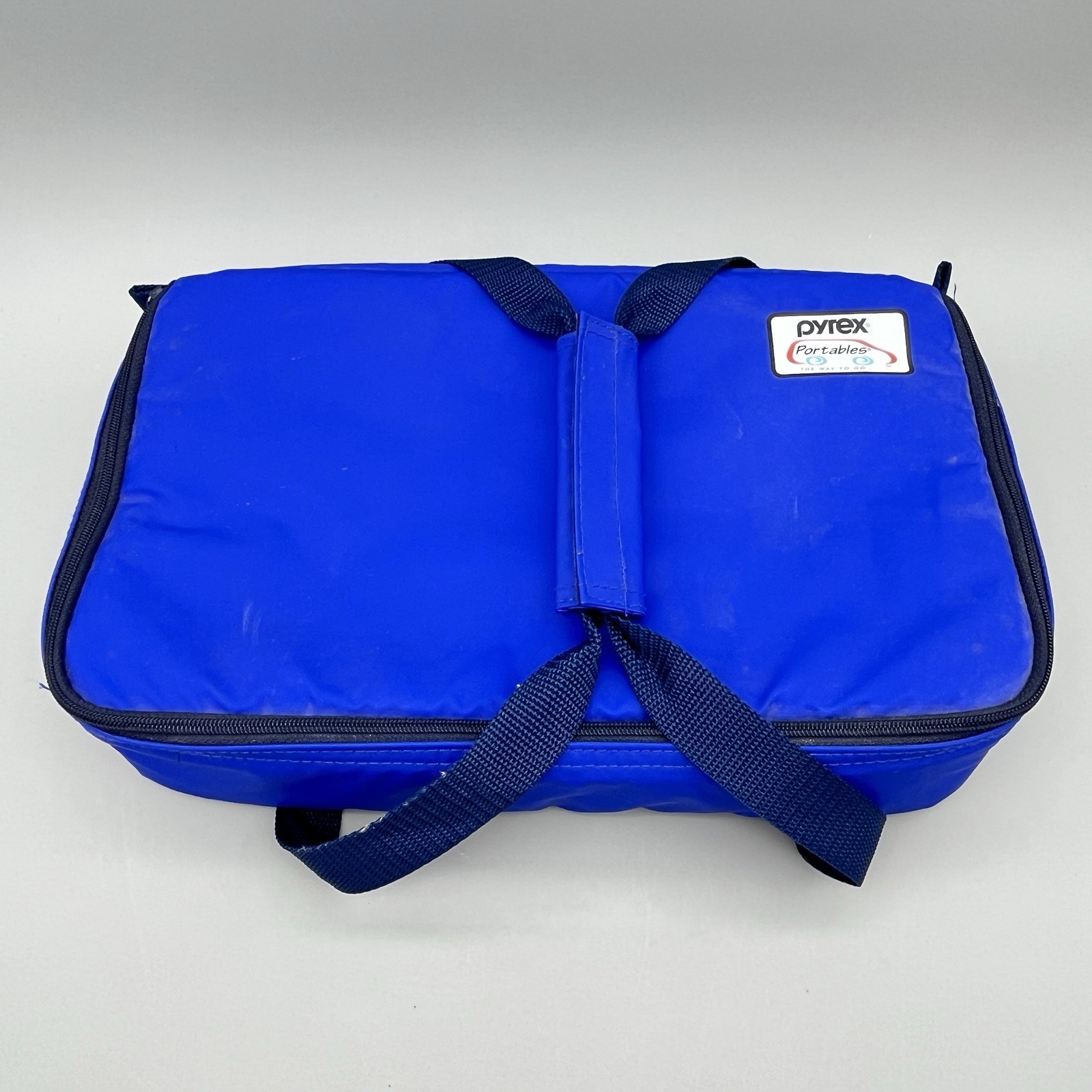 Pyrex Portables The Way to Go Blue Handled 14″x8″ Insulated Carrying Case
