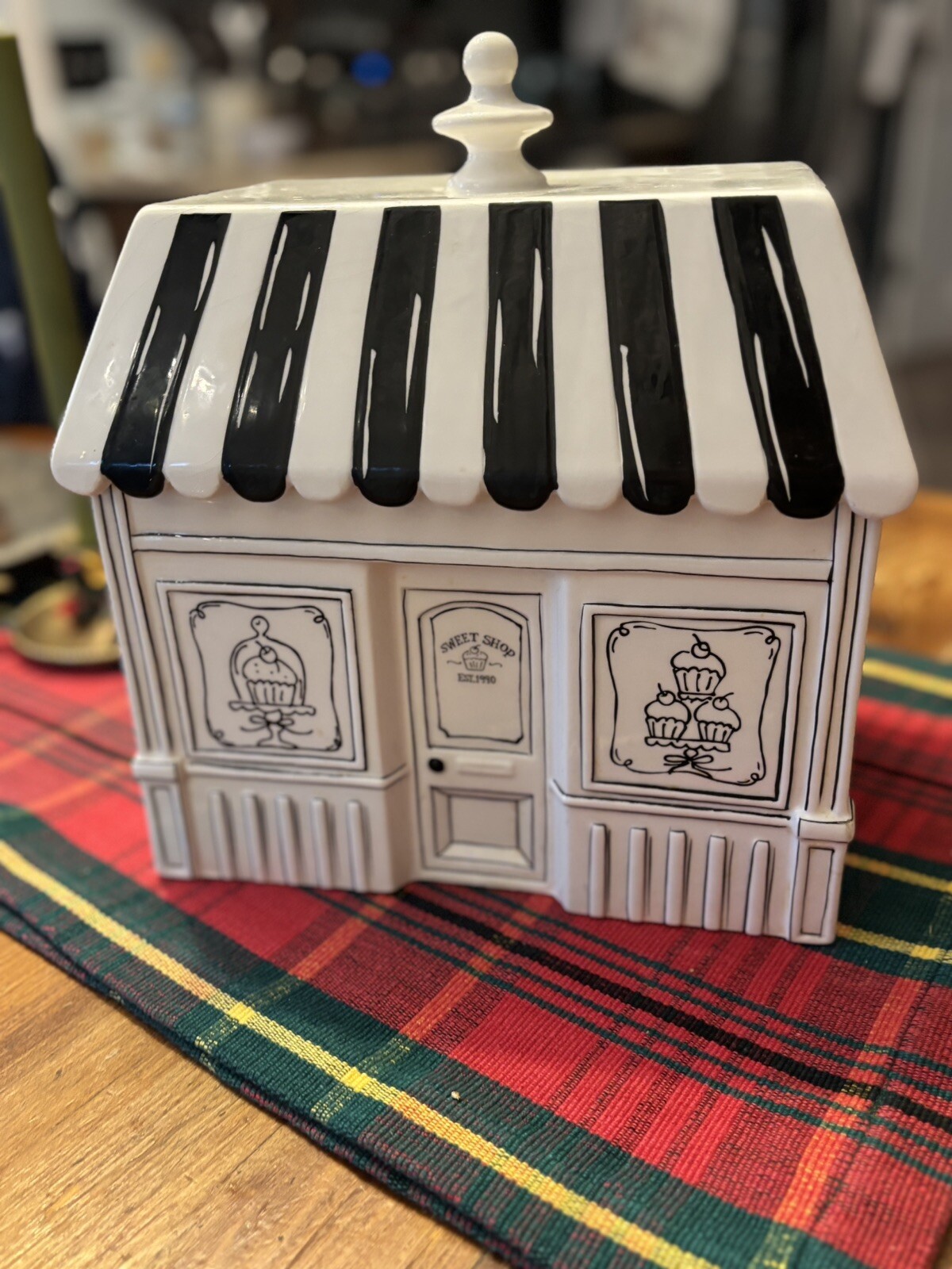 Bath & Body Works 2014 Sweet Shop Cookie Jar Black and White Excellent Condition