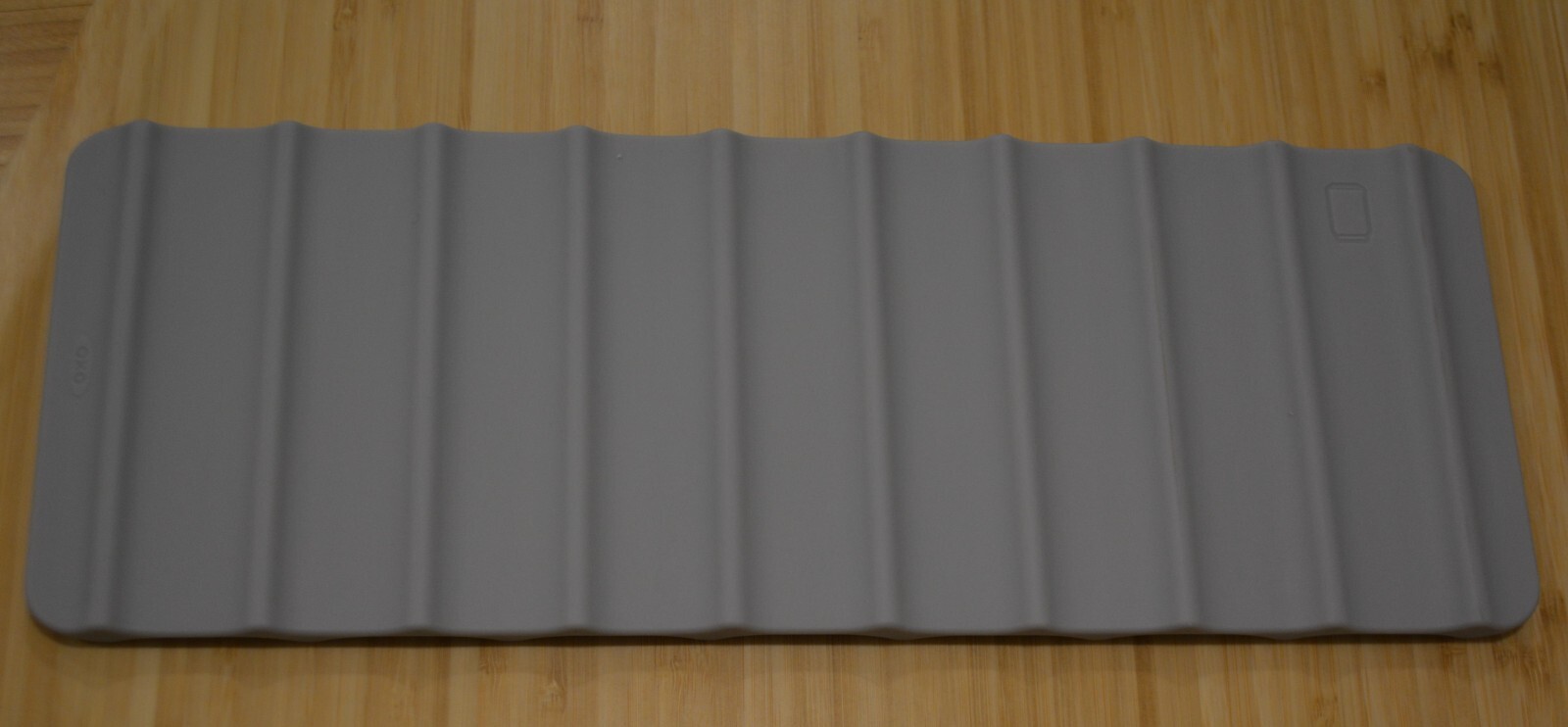OXO SoftWorks Refrigerator Beverage Mat for Cans & Bottles Bottles Gray, NEW