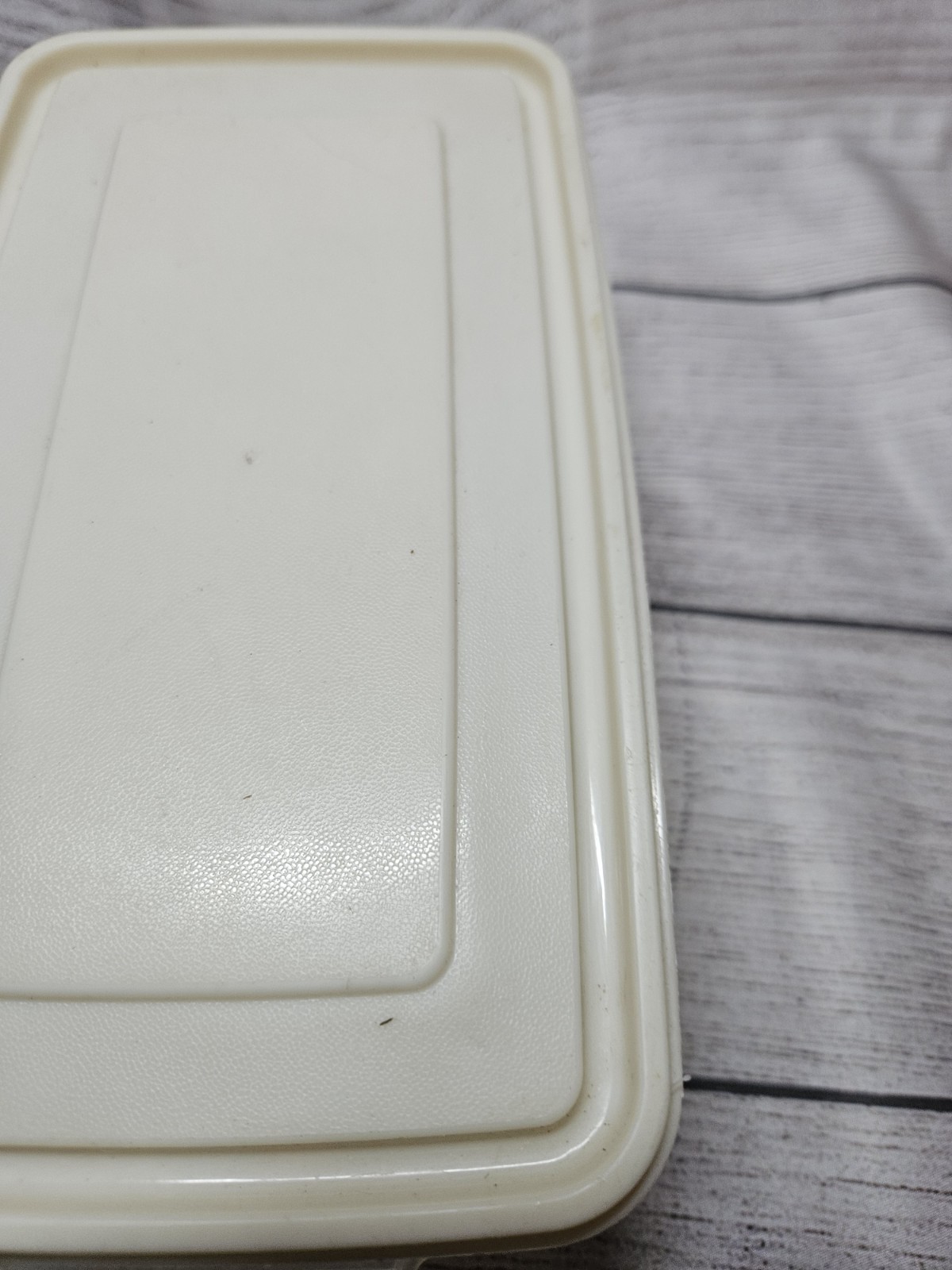 Rubbermaid Servin Saver #12 Rectangle Container – 60 oz (1.7L) – Sheer w/ Beige