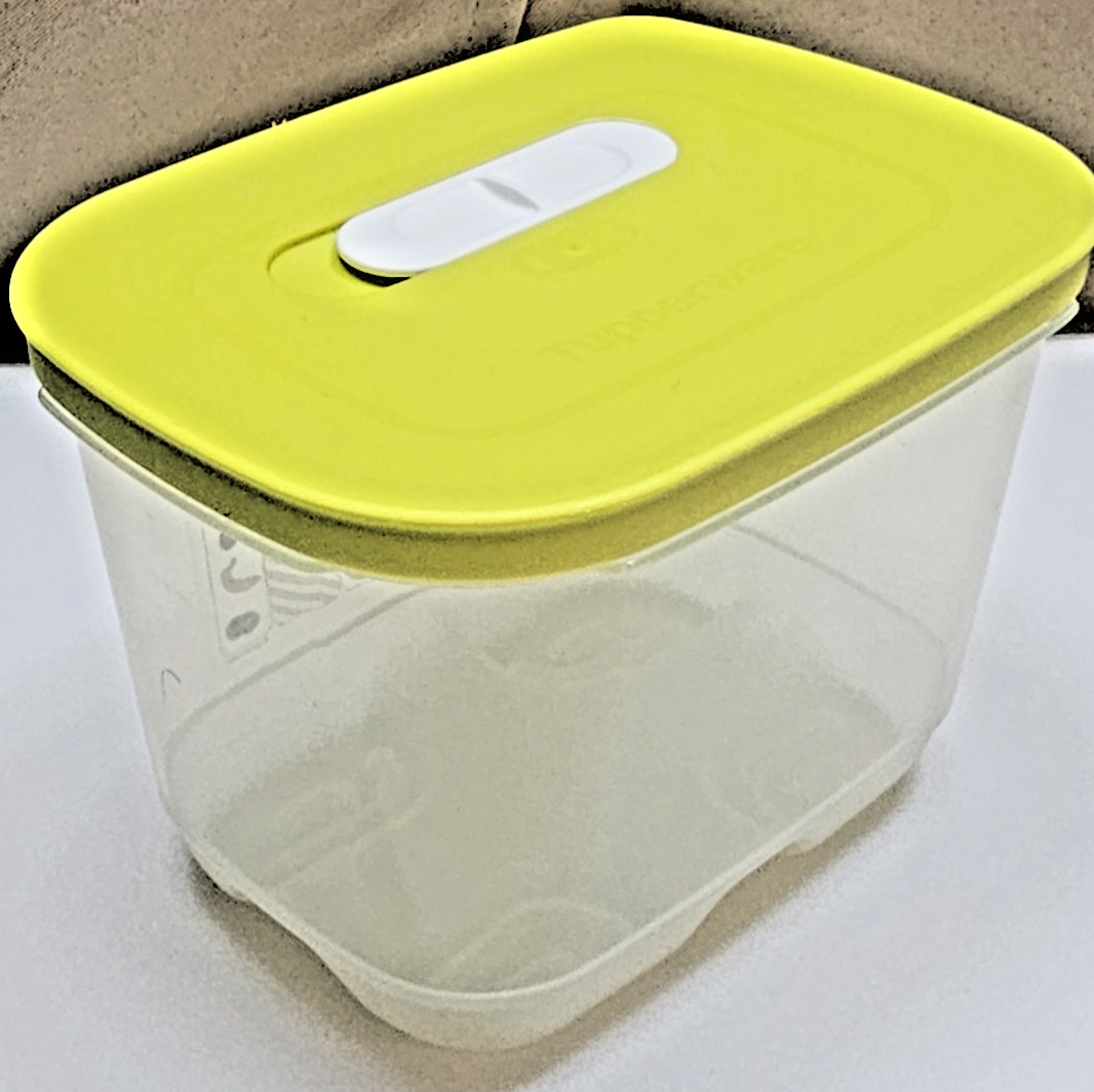 Tupperware 1.8L Rectangle Food Storage Bowl MPN 7286B-2 Air Vent Lid MPN 7287B-2