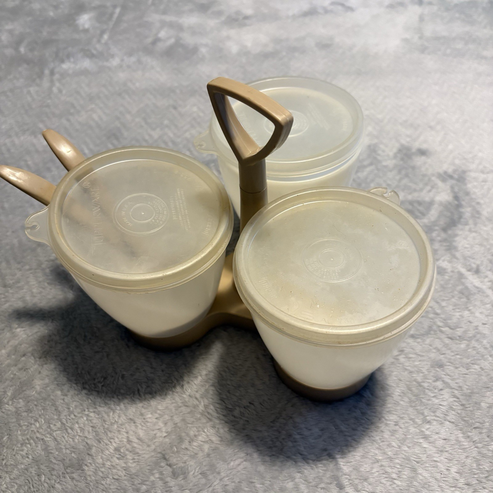 Vintage Tupperware Snack/Soup Bowls & Handle Caddy 3-Piece Set Tan Beige 2 Spoon