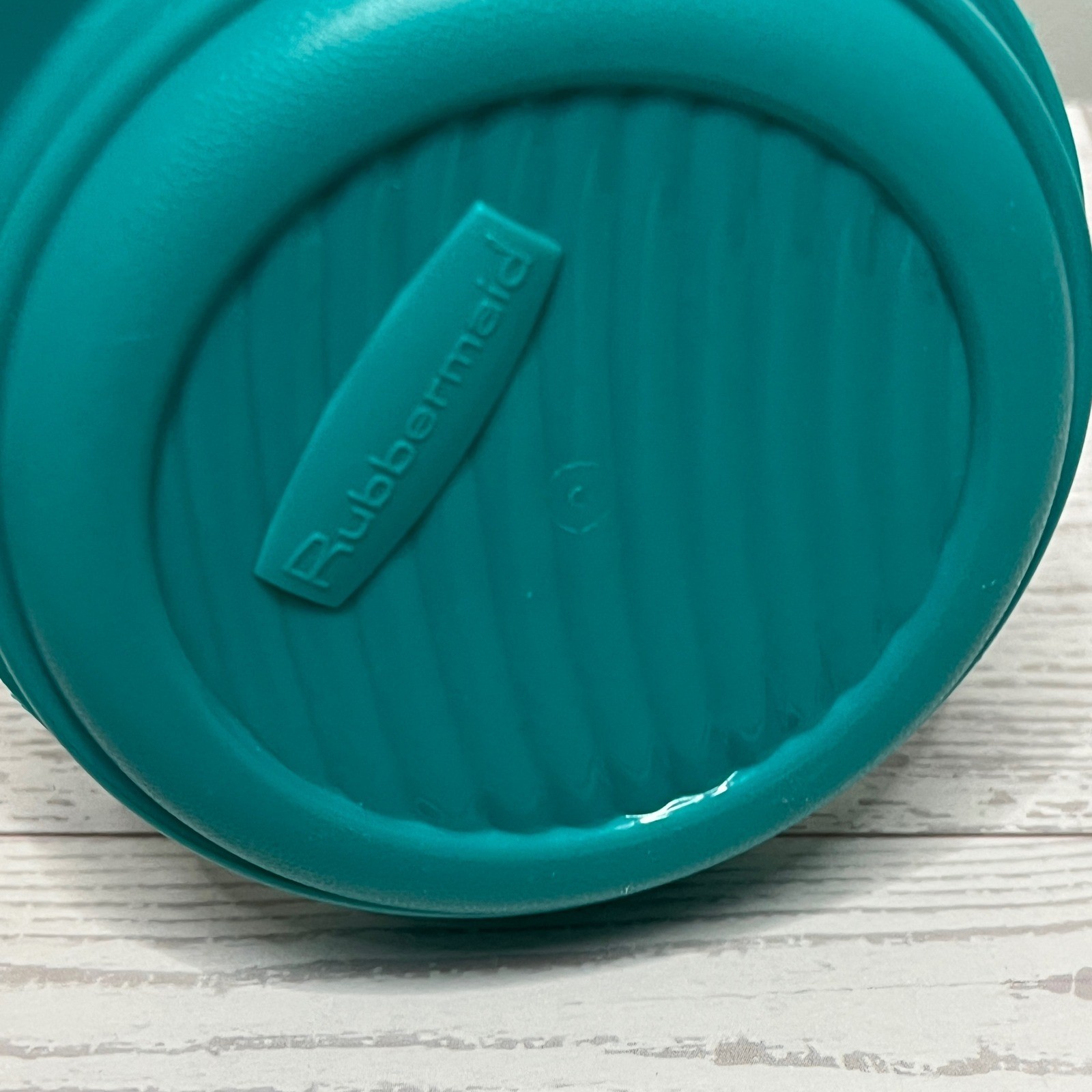 Rubbermaid Servin Saver 13.5oz Round Food Storage Container Teal Lid 379 K 379M
