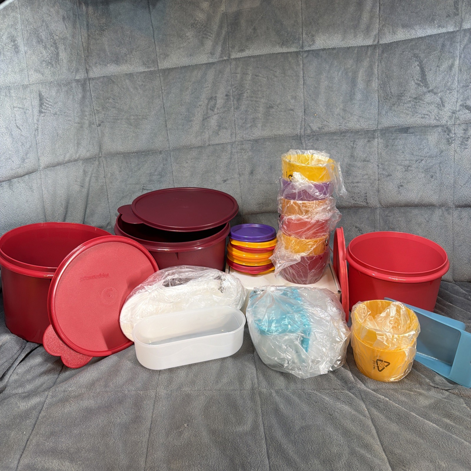 Tupperware 30 Piece Multi Size with Lids Assorted Colors 8 Snack Bowls Storage