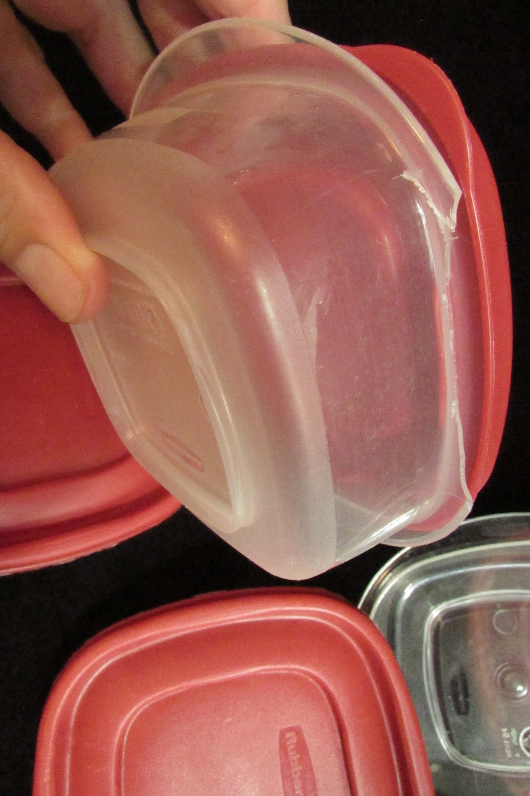 Lot Of 4 RUBBERMAID Easy Find 1.25 Cup CONTAINERS 7J56 7H74 with Red LIDS 7J58