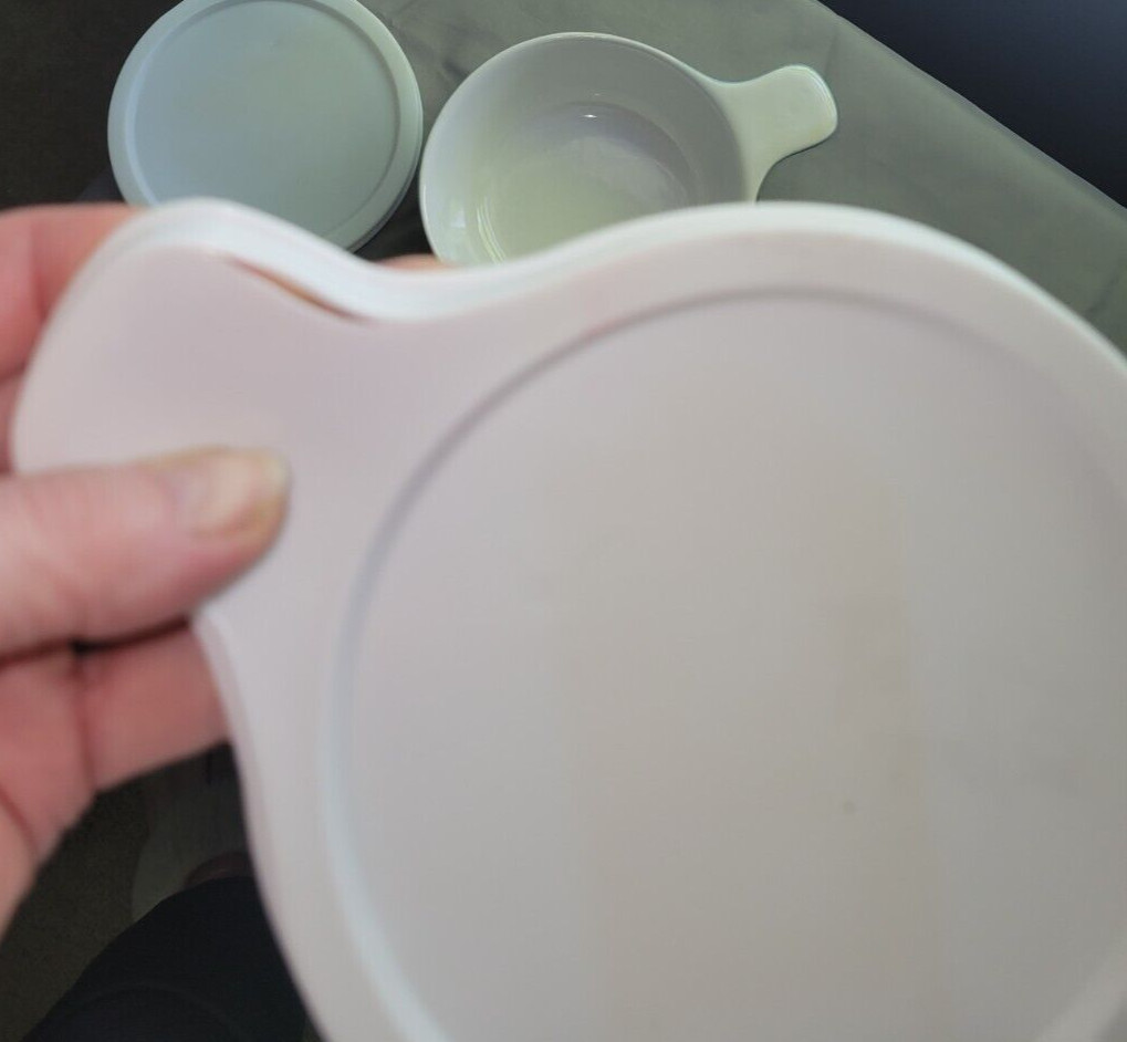 Set of 2 Serving/Soup/Cereal? Containers with lids made by WCL made in China