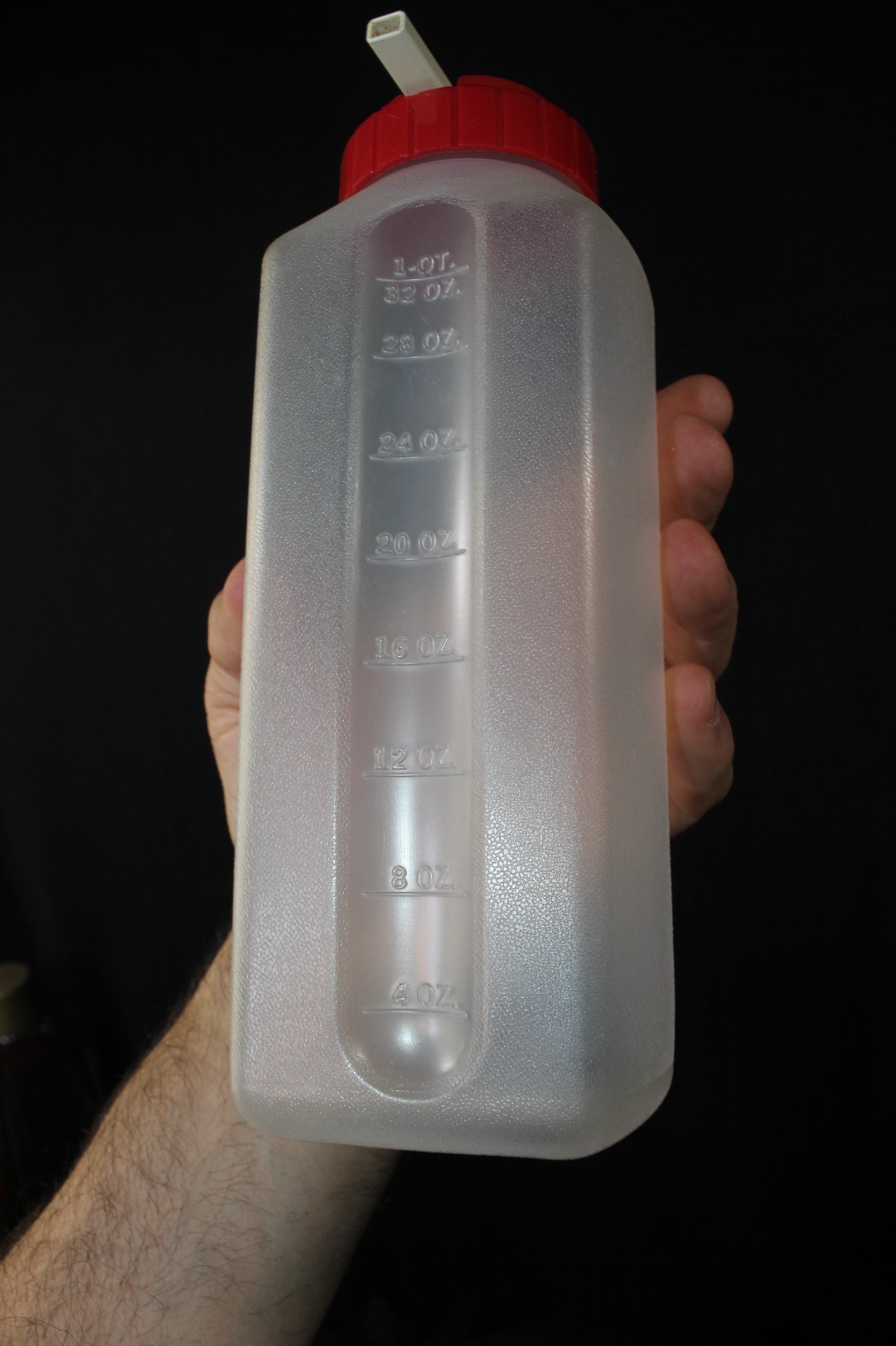 Vintage Rubbermaid Sippin’ Saver Drink Bottle 1 quart 940mL Flip Up Lid w/ STRAW