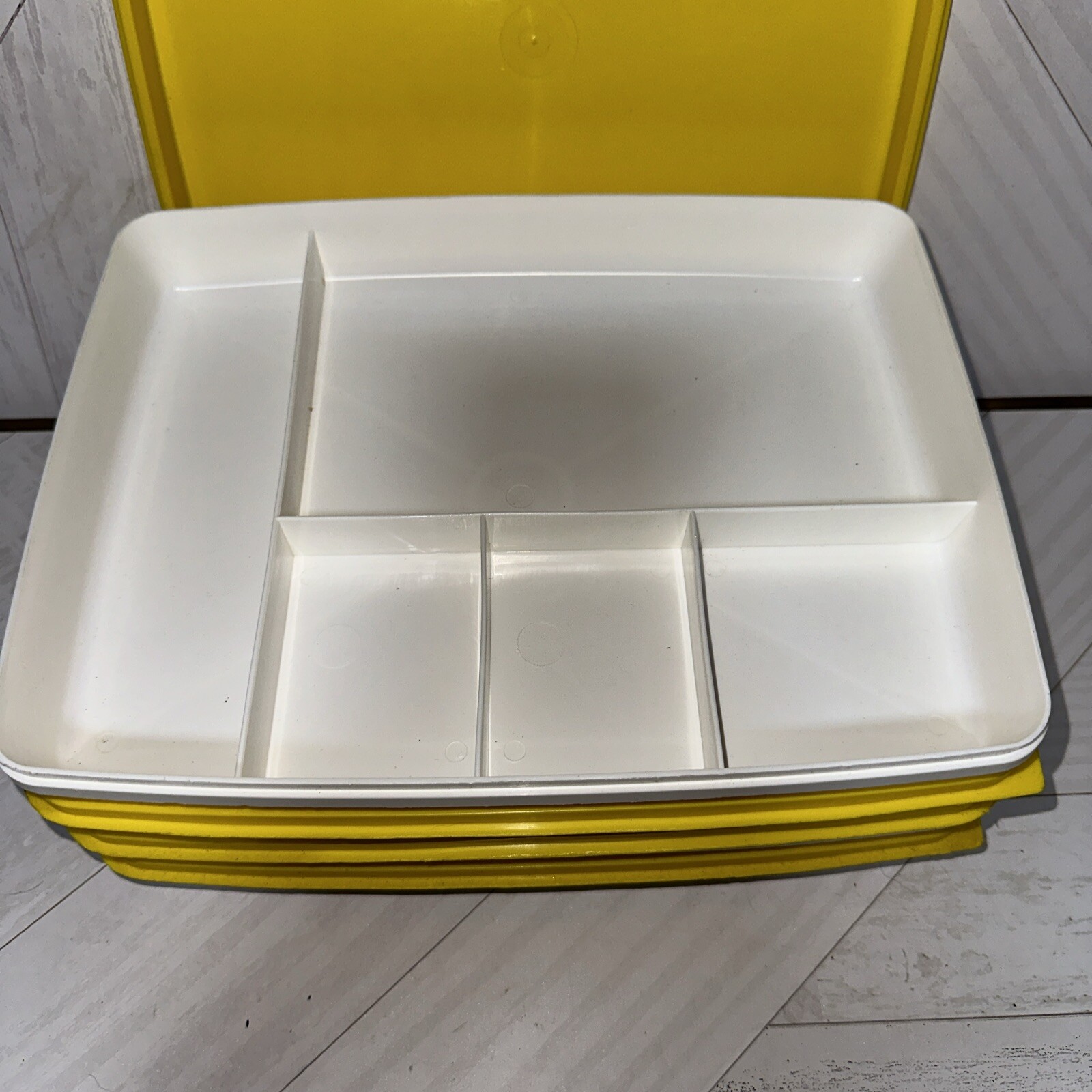 Vintage 11 3/4 x 9 Oblong White with Yellow Lid Microwavable Container 4 Pc. Set