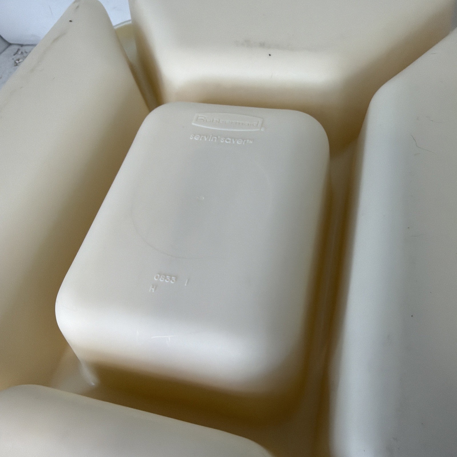 Vintage Rubbermaid Servin Saver Rare Almond 0833 Divided Tray & Lid