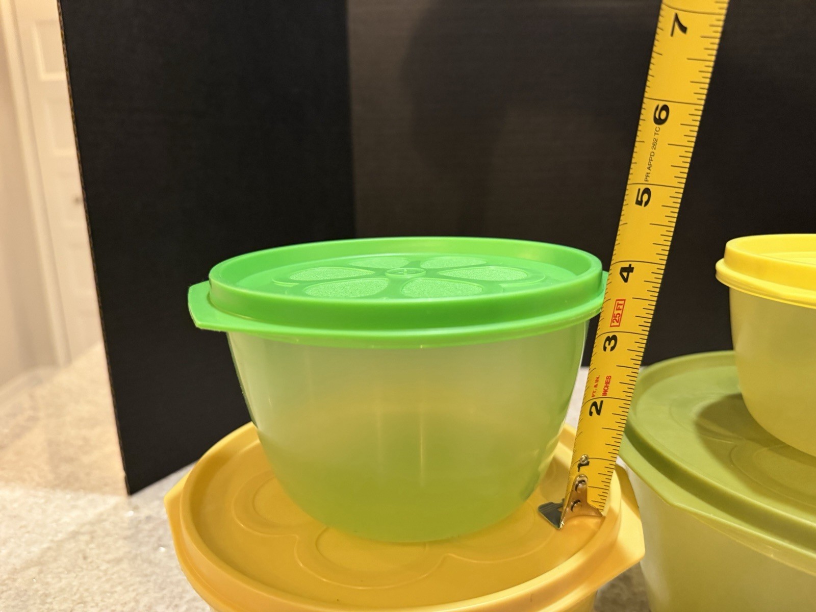 VTG Rubbermaid Daisy Flower Power Storage Nesting Bowls Set of 5 Lids Containers