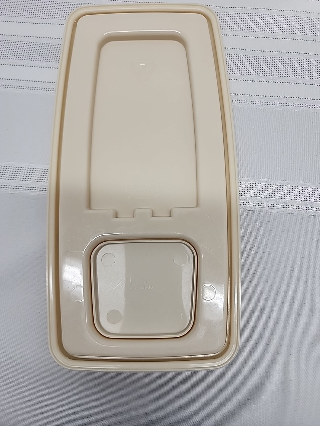 Vintage Rubbermaid Servin’ Saver #2 Cereal/Grain Container 21 Cup 50 L #0043 1